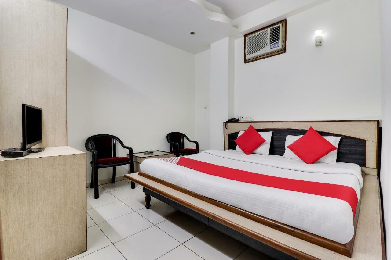 Oyo 45398 Kunal Hotel Etāwah Eksteriør billede