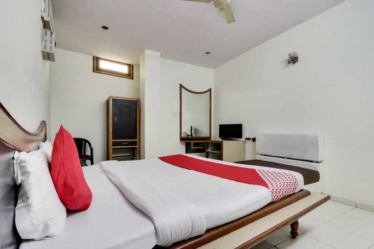 Oyo 45398 Kunal Hotel Etāwah Eksteriør billede