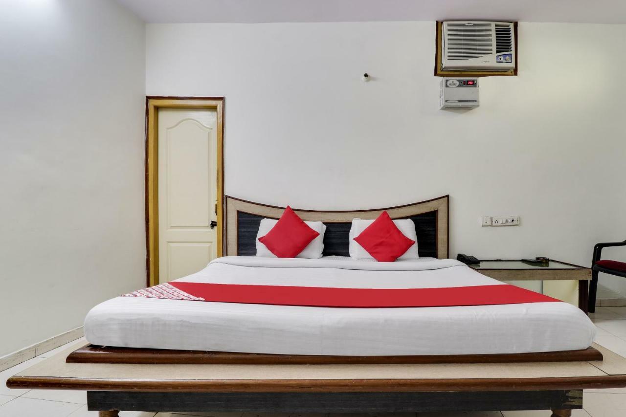 Oyo 45398 Kunal Hotel Etāwah Eksteriør billede