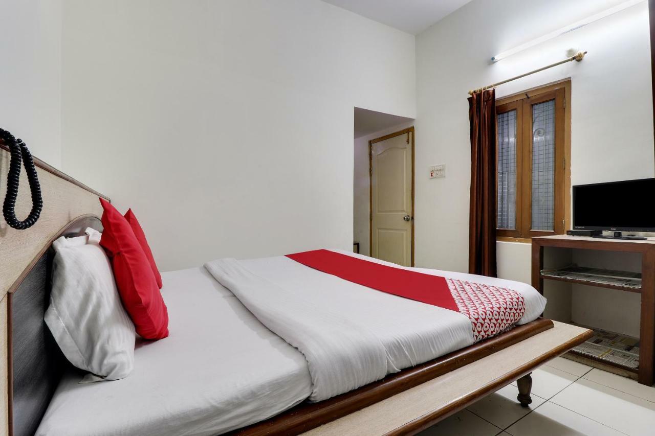 Oyo 45398 Kunal Hotel Etāwah Eksteriør billede