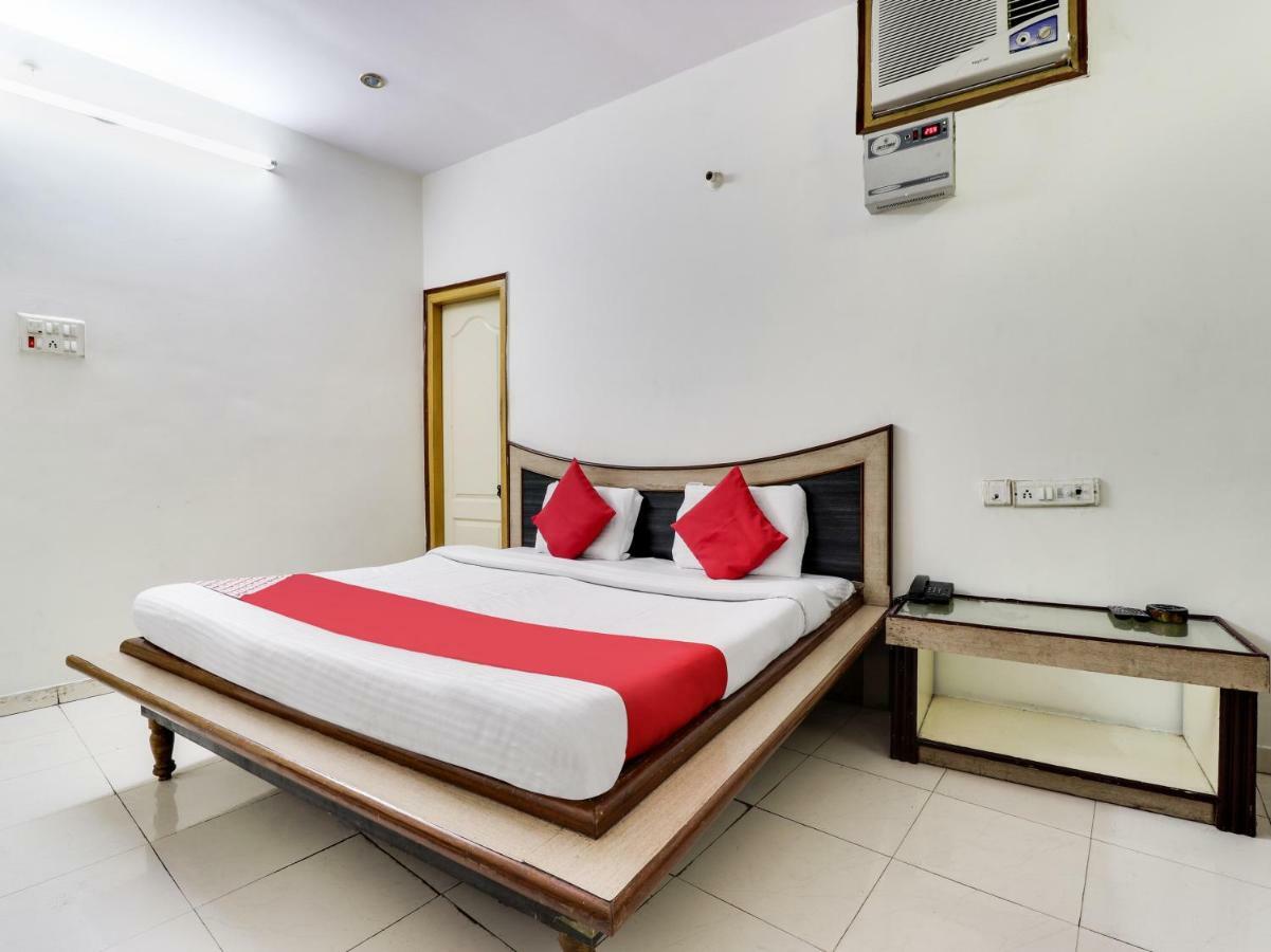Oyo 45398 Kunal Hotel Etāwah Eksteriør billede