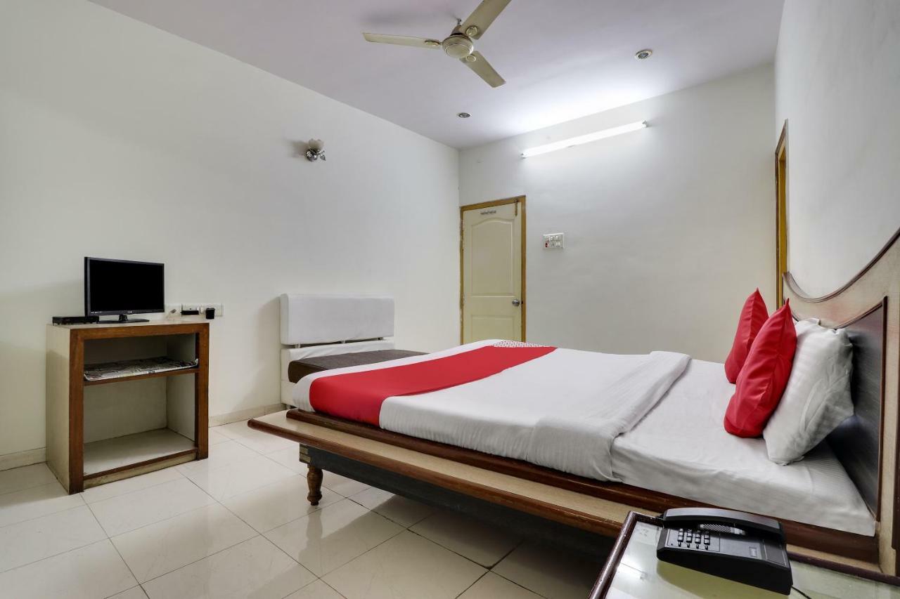 Oyo 45398 Kunal Hotel Etāwah Eksteriør billede