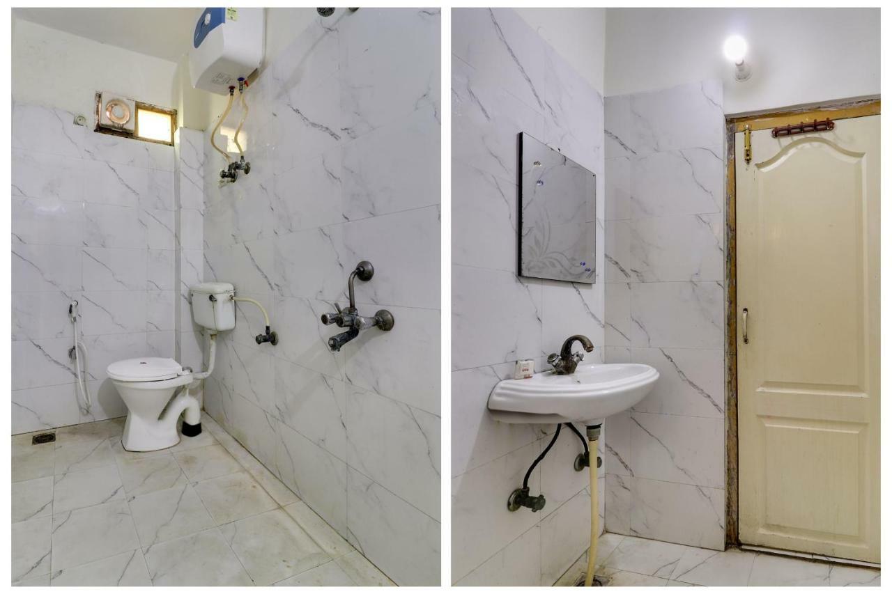 Oyo 45398 Kunal Hotel Etāwah Værelse billede